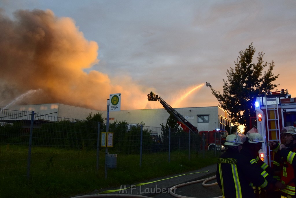 Grossbrand Halle Troisdorf Kriegsdorf Junkersring P288.JPG - Miklos Laubert